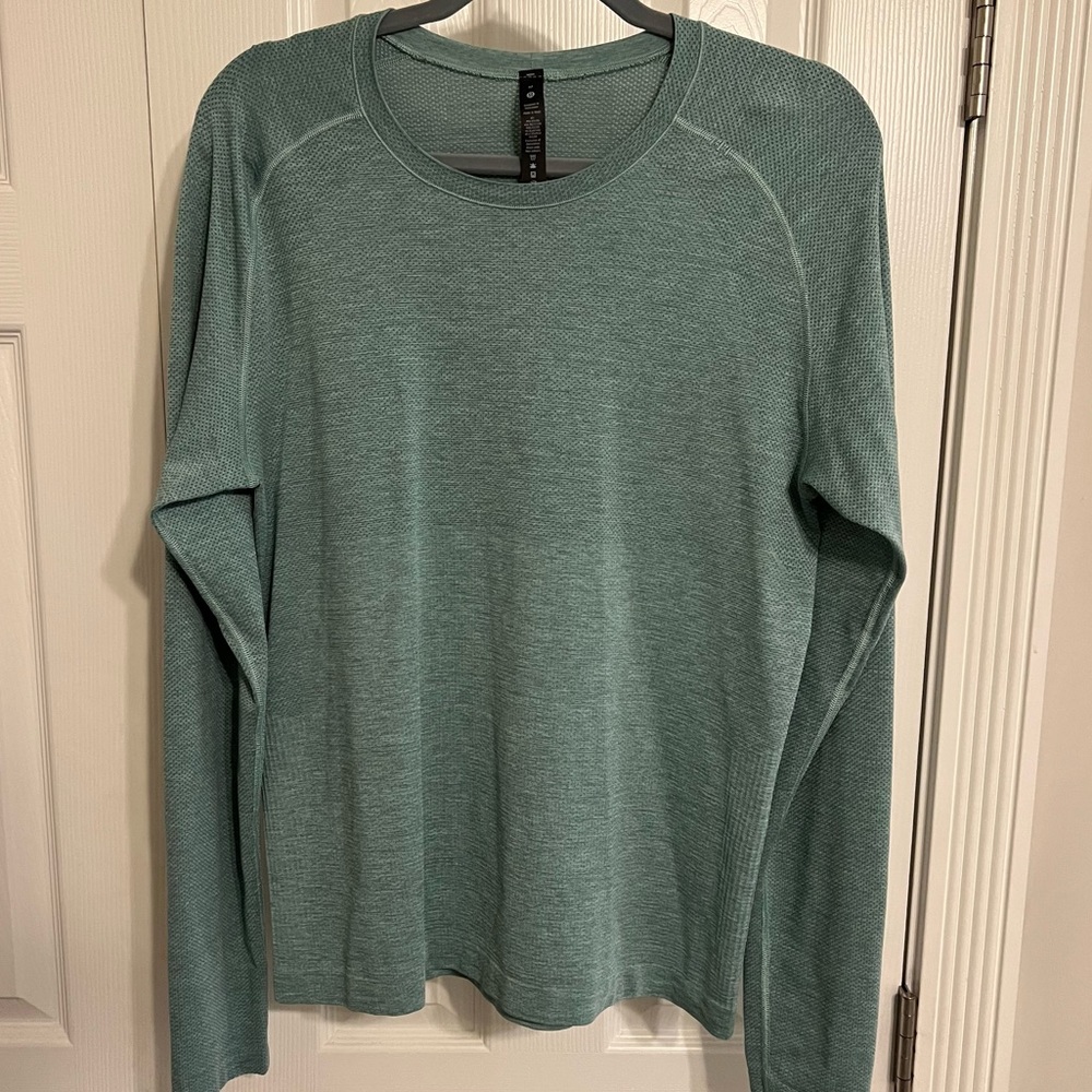 Lululemon Men's Metal Vent Tech Long Sleeve 2.0
